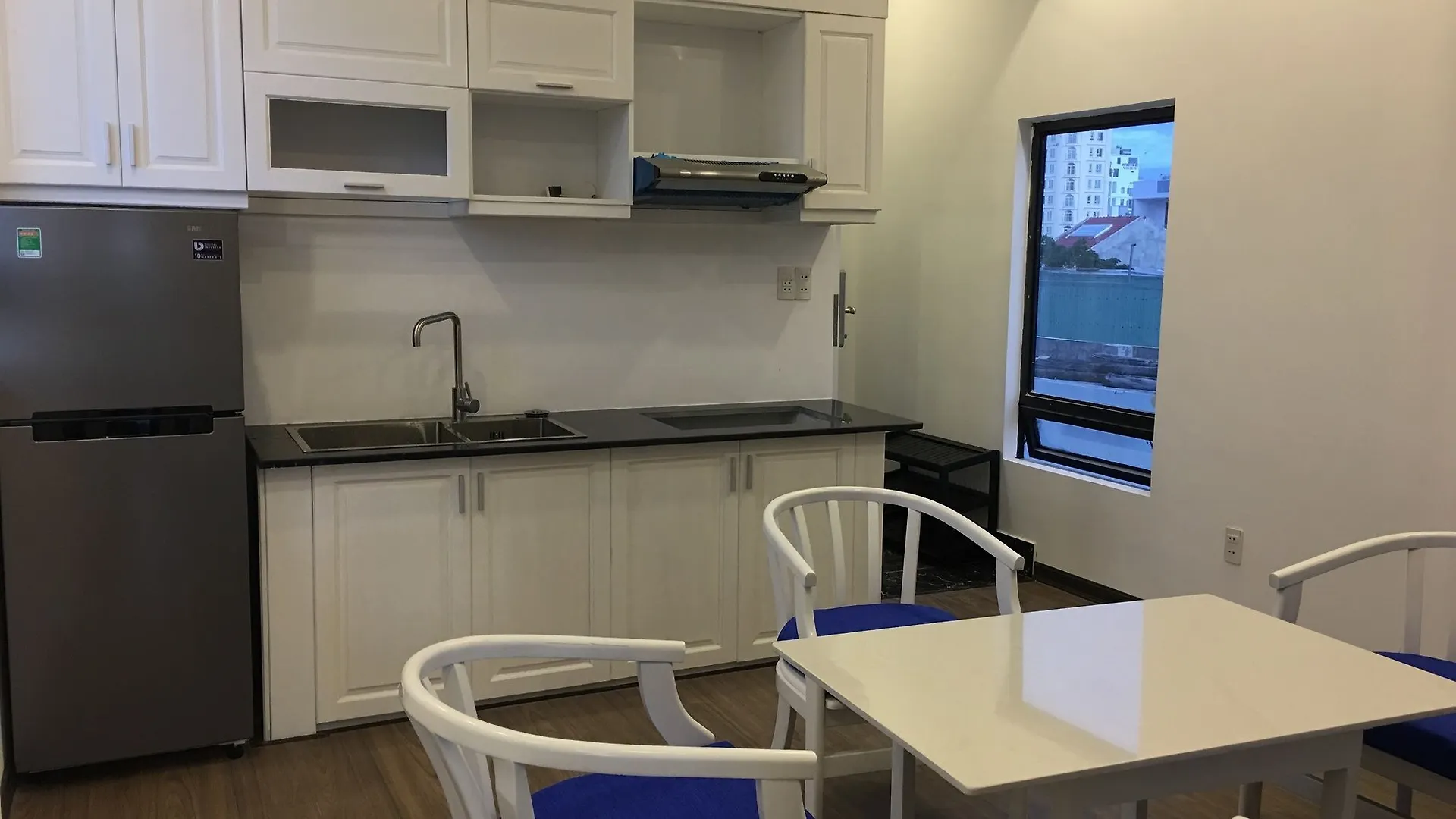 Bella Apartment My Khe Beach Da Nang 2*,